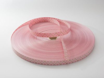 Rózsaszín rombusz mintás szalag 19 mm széles